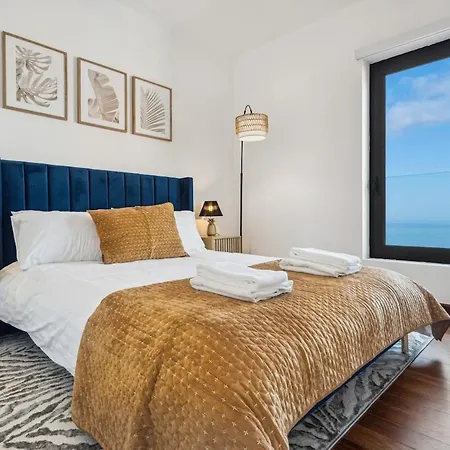 Casa Afonso Bay Views & Outdoor Living * Funchal (Madeira)