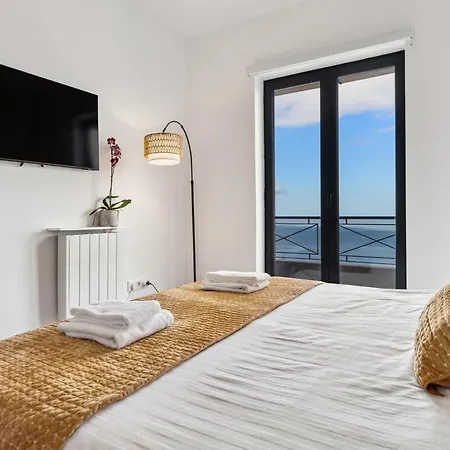 Casa Afonso Bay Views & Outdoor Living *