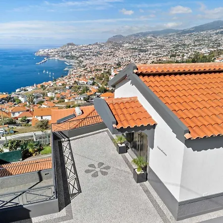 Casa Afonso Bay Views & Outdoor Living